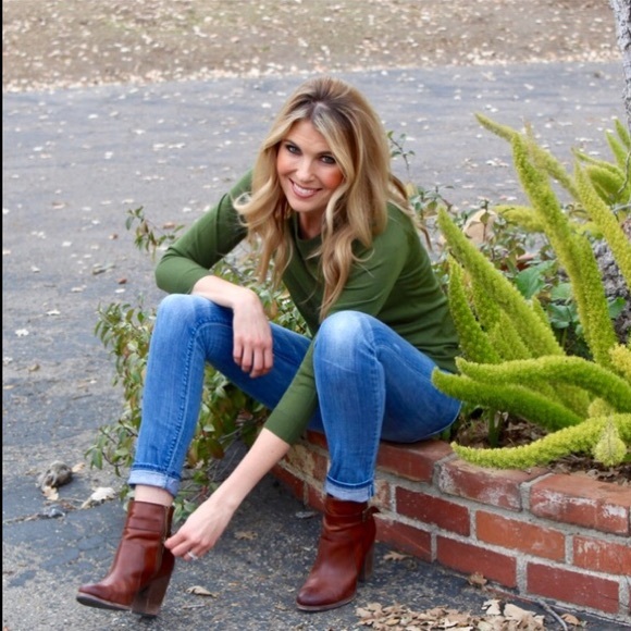 $379 Frye Patty Tan Brown Leather Belt Cute Almond Toe Fall/Winter Ankle Booties - Picture 7 of 16